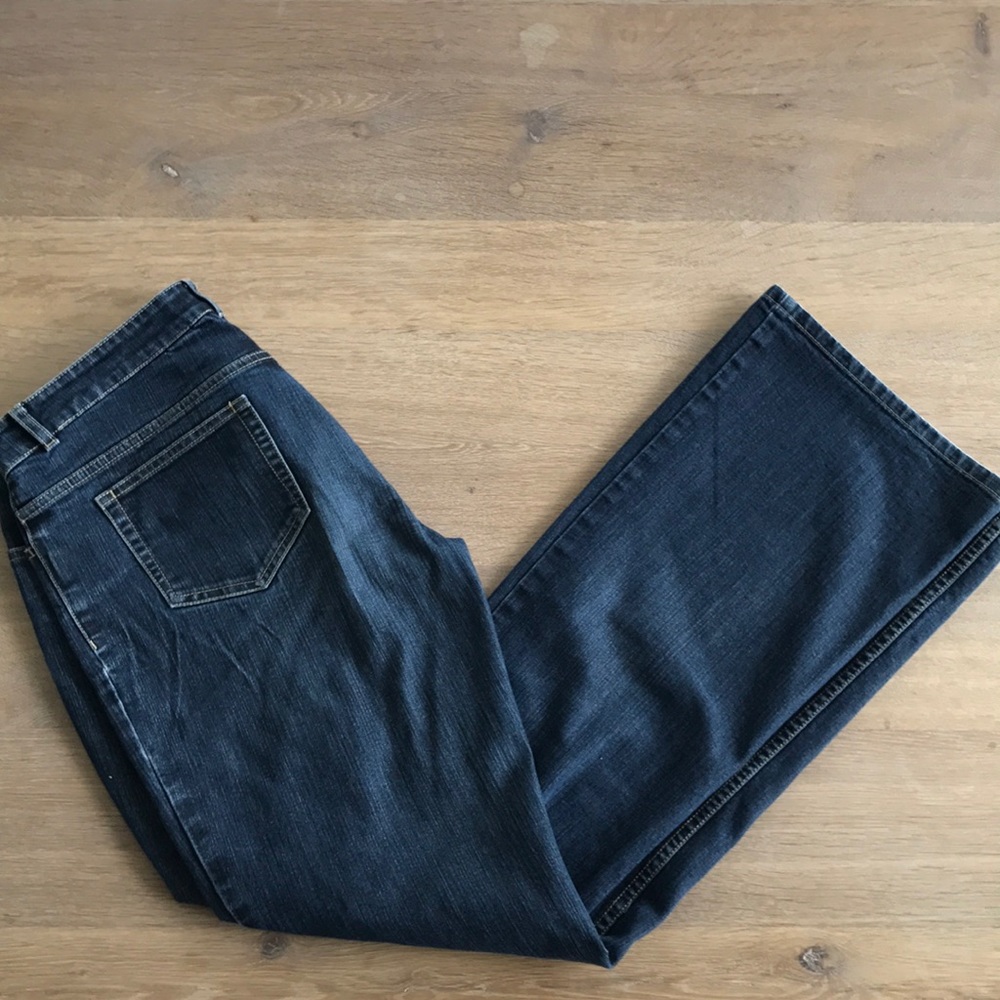 Jeans, Dana Buchman, Size 8 Boot Cut Flare